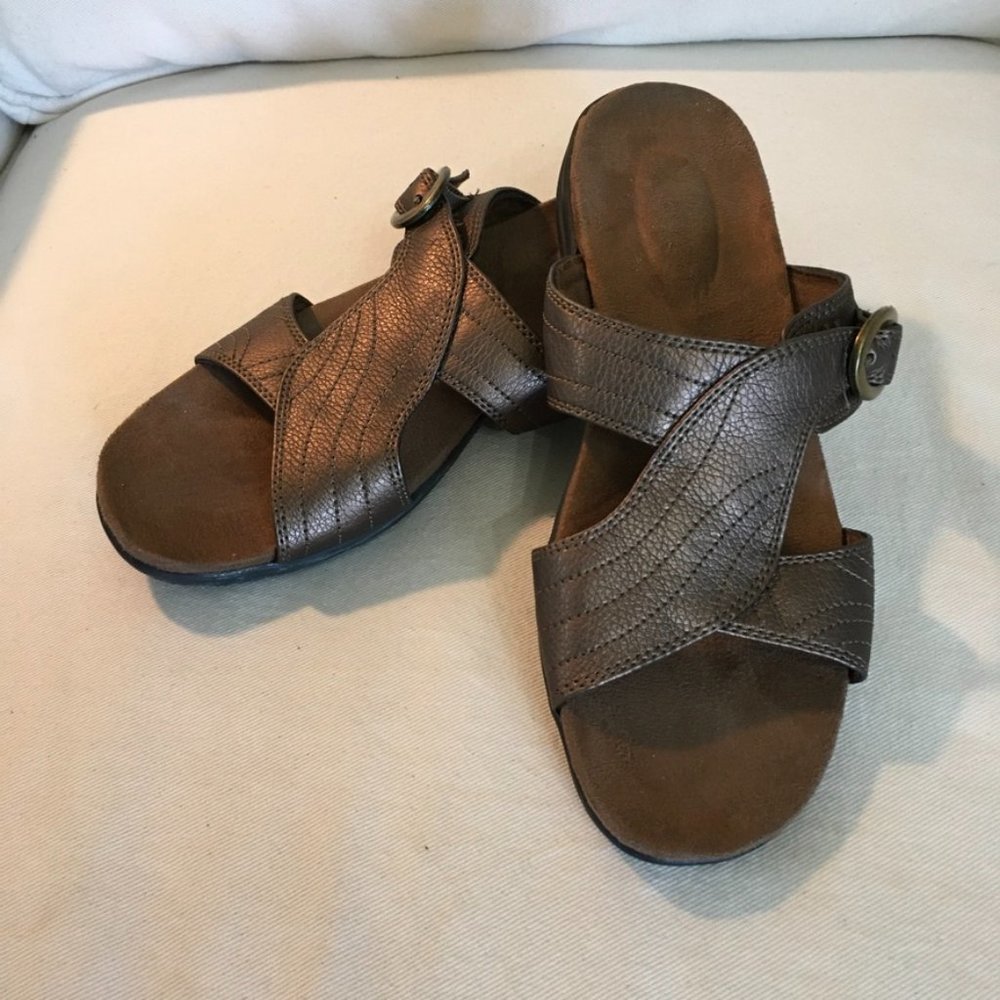 Easy Street Comfort Wave Sandal Slides